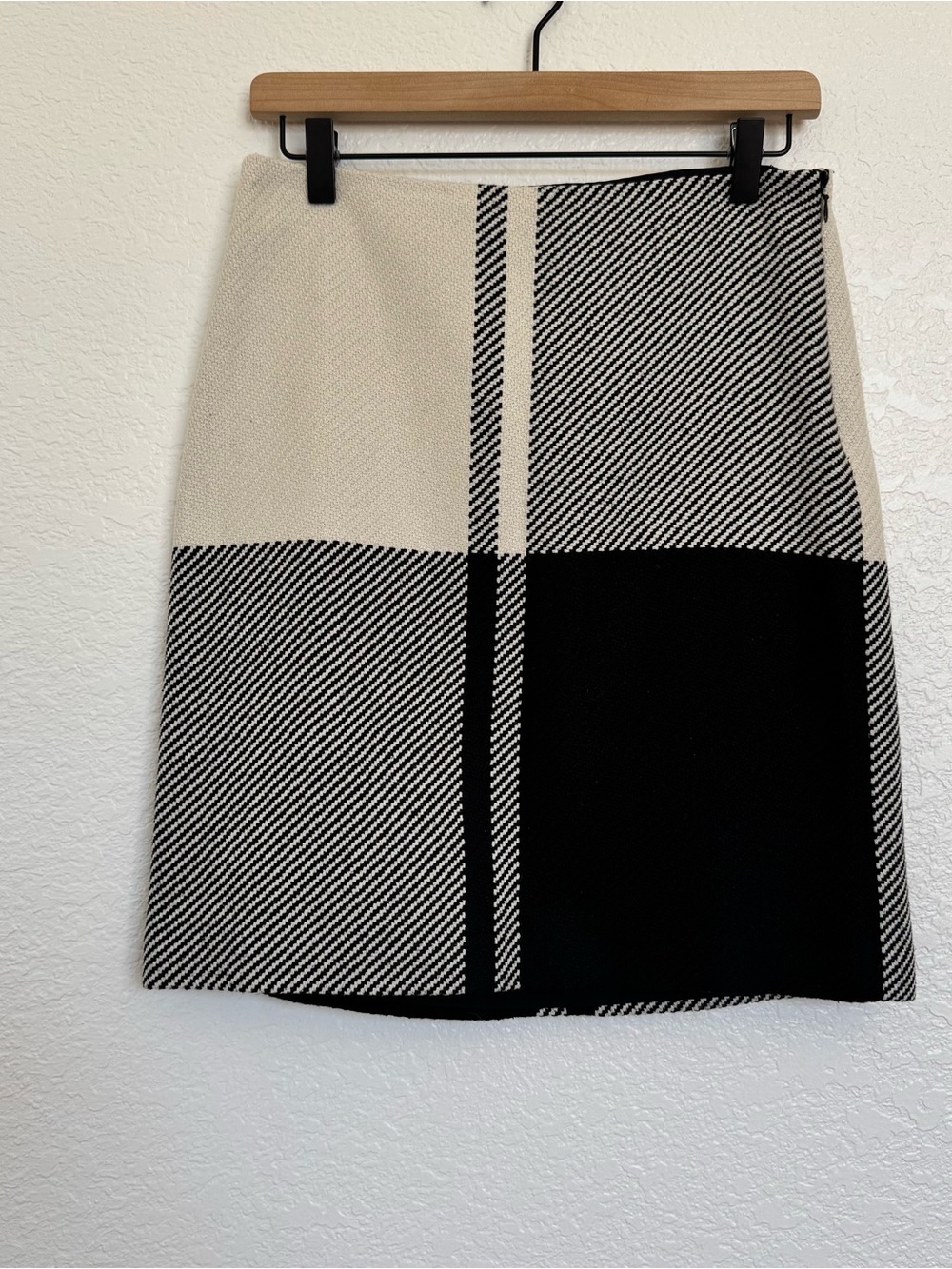 Black & White Oversized Plaid Textured Tweed Mini Skirt
